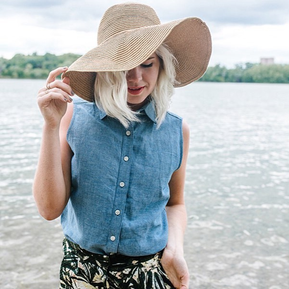 Tradlands Highland Sleeveless Everyday Chambray size M